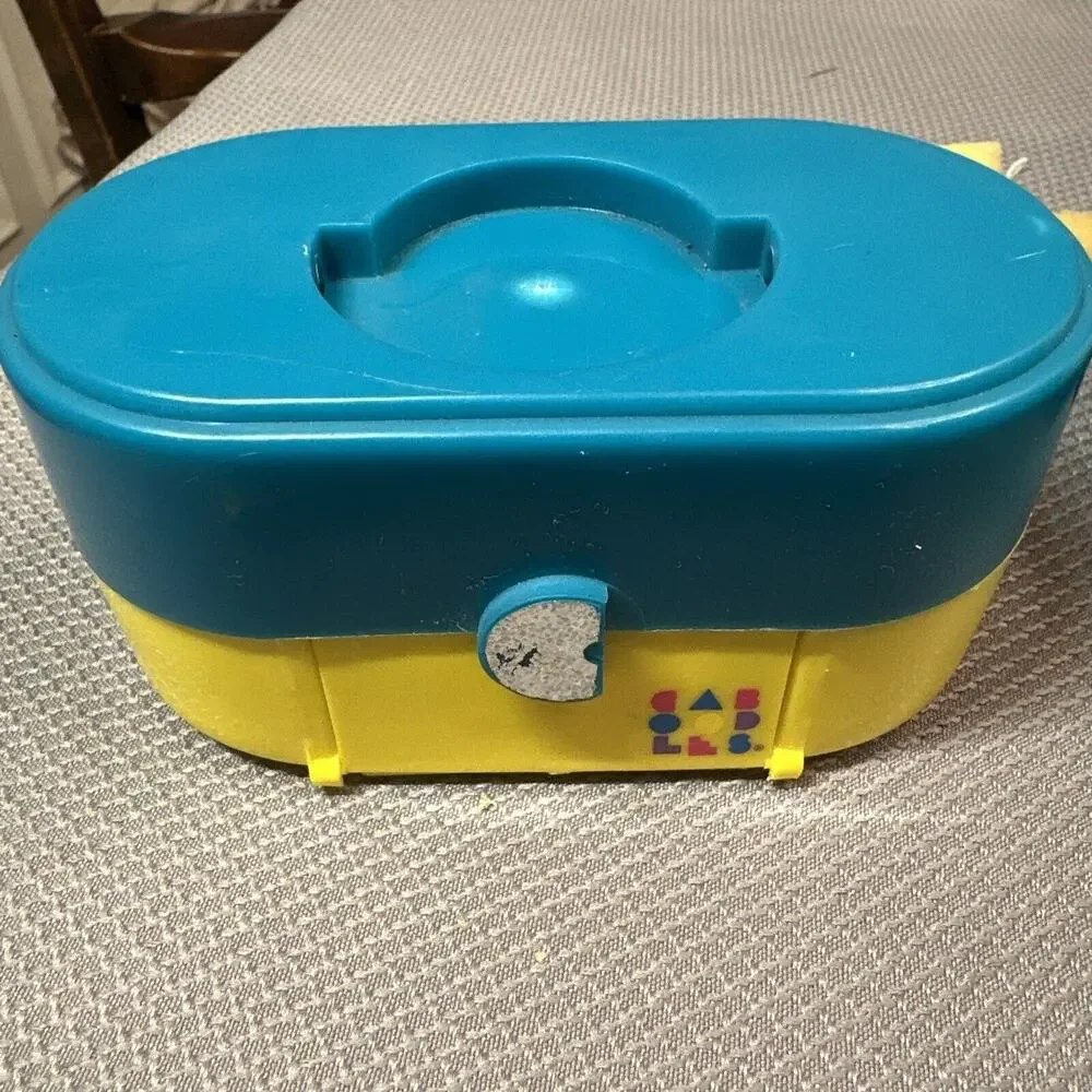 VTG 1993 Caboodles Toy Biz Mini Playset Compact Case w/ Partial Accessories Rare